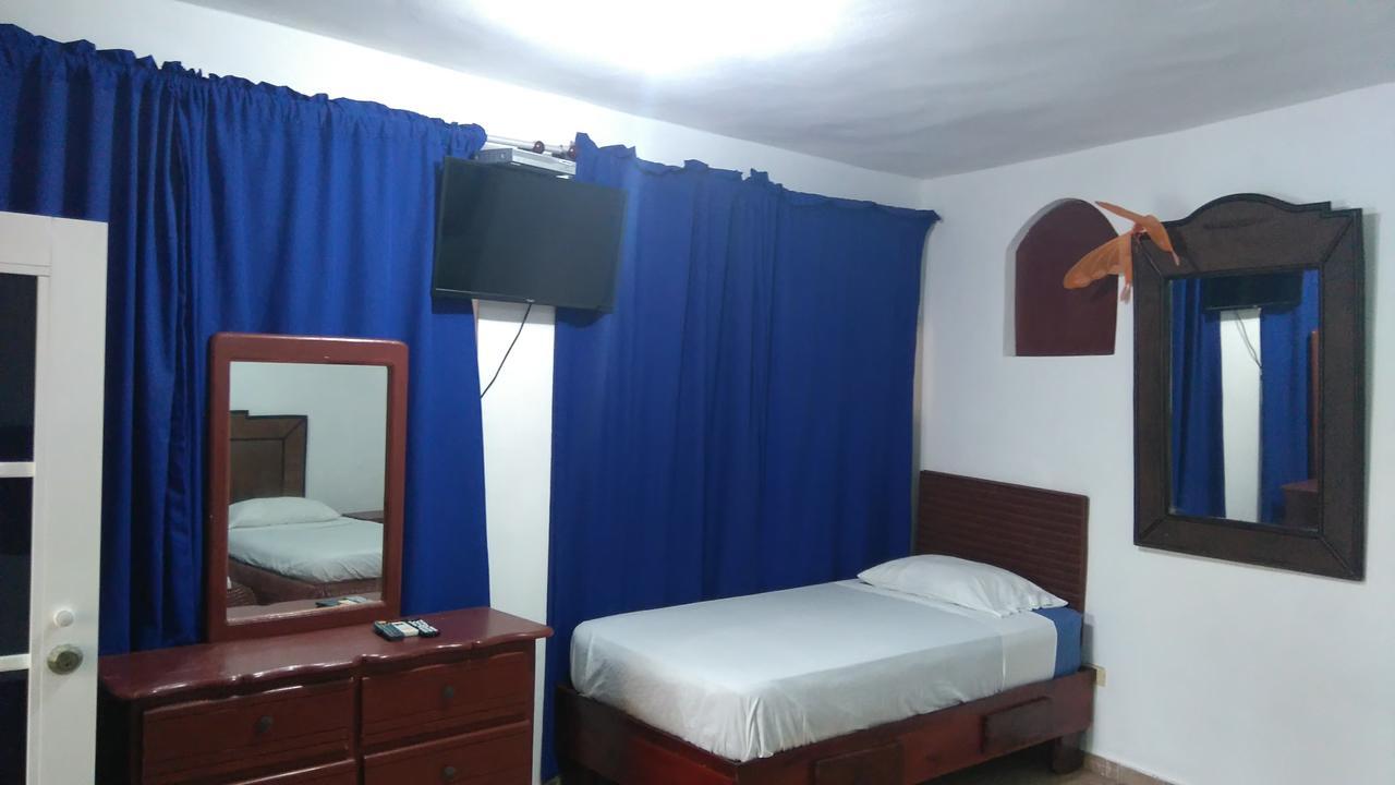 Hotel El Viejo Pirata Boca de Yuma Exterior foto